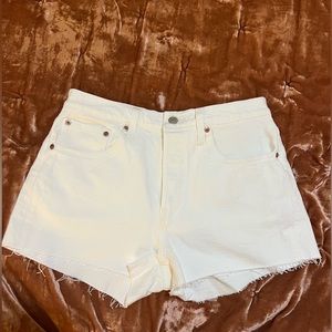 Women’s White 501 Levi Shorts